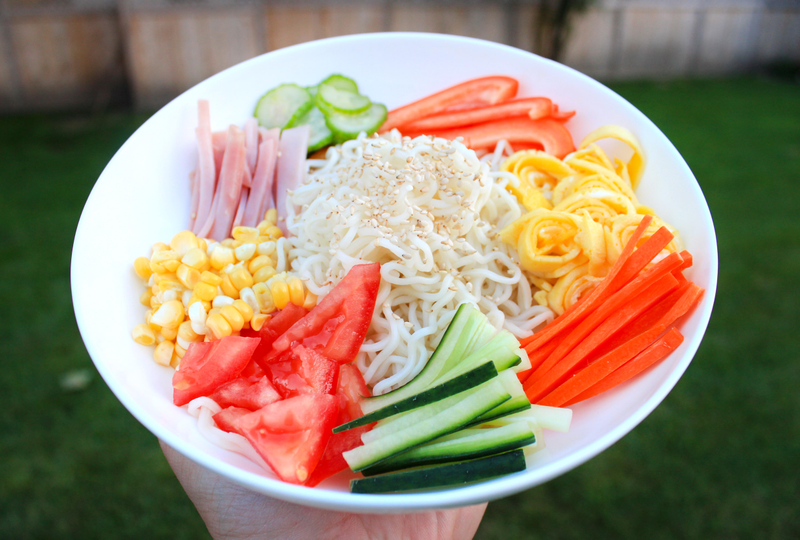 Illustration for article titled Say hiya to Hiyashi Chuka, the Japanese cold noodles made for summer